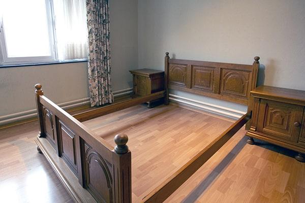 our team has experience in bed frame removal from various types of flooring